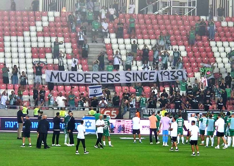 Skandaliczny transparent izraelskich kibiców Skandaliczny transparent kibiców z Izraela. UEFA ma badać wątek