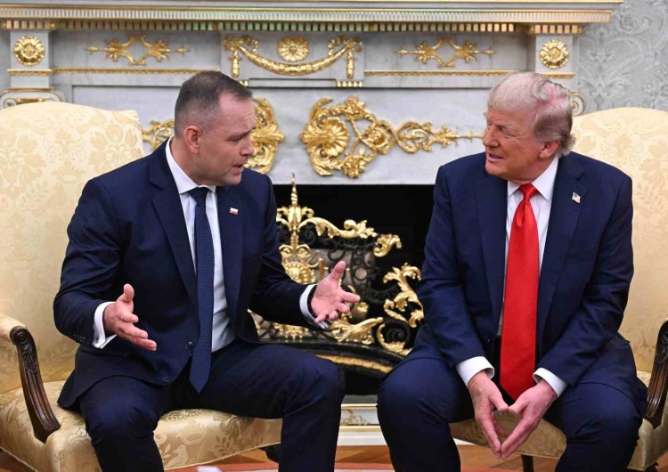 Prezydenci Karol Nawrocki i Donald Trump Echa wizyty prezydenta Nawrockiego w zagranicznych mediach