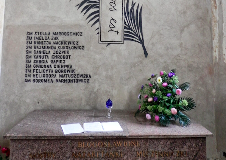 Tablica w kościele farnym w Nowogródku poświęconabł. Marii Stelli i 10 towarzyszkom Kościół wspomina dziś błogosławione nazaretanki z Nowogródka