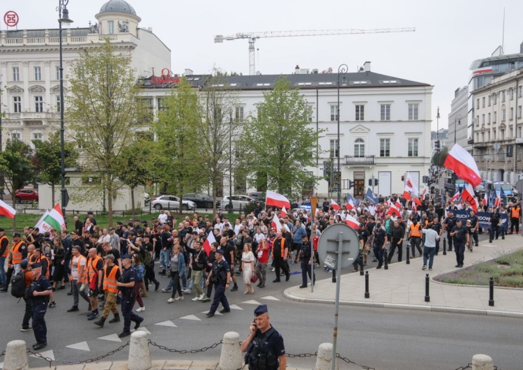 Marsz Polska dla Polaków W Warszawie odbyła się manifestacja przeciwko imigracji -