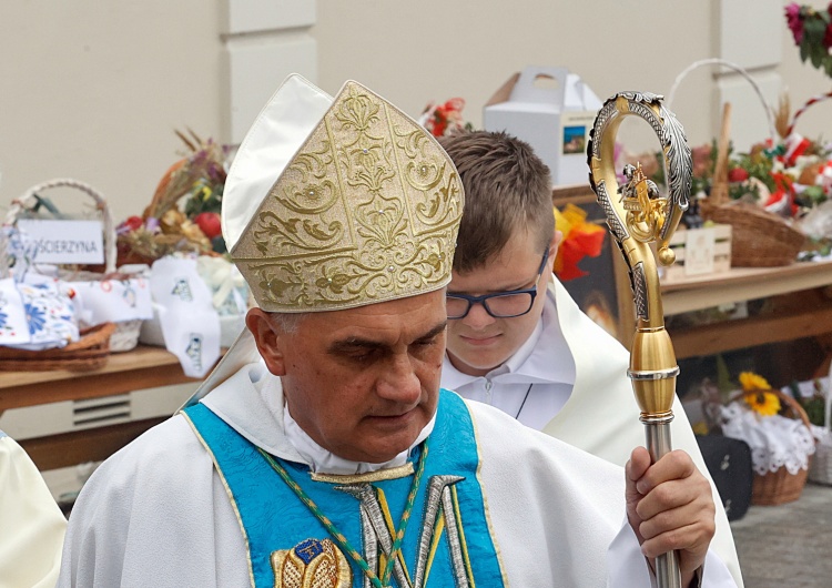 bp Krzysztof Włodarczyk na Jasnej Górze Troska o chleb jest troską o życie – Jasnogórskie Święto Dziękczynienia za Plony