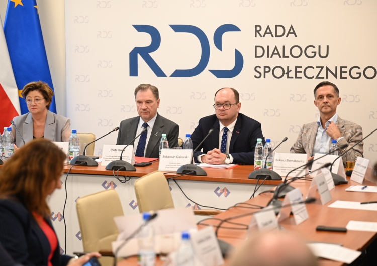 Posiedzenie plenarna Rady Dialogu Społecznego Rada Dialogu Społecznego. NSZZ