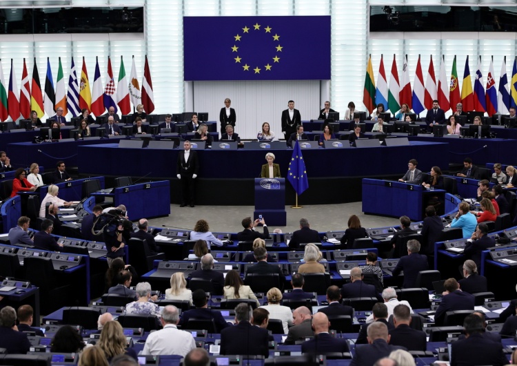 Parlament Europejski w Strasburgu Co ma przykryć europejski sąd nad Danielem Obajtkiem, Patrykiem Jakim i Grzegorzem Braunem?