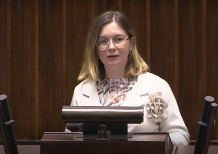 Paulina Matysiak Paulina Matysiak w Sejmie: Proszę wyjść i zapewnić Pocztowców, że żaden z nich nie zostanie zmuszony do przejścia na umowę śmieciową