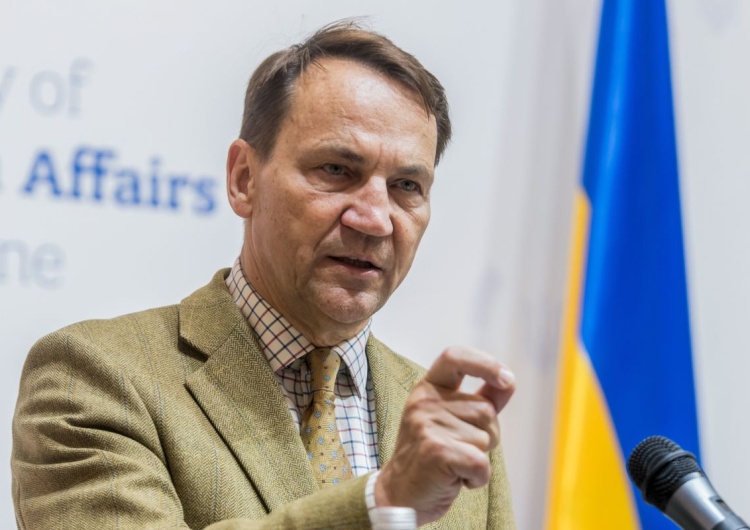 Radosław Sikorski Sikorski: NATO powinno zestrzeliwać drony i rakiety nad Ukrainą