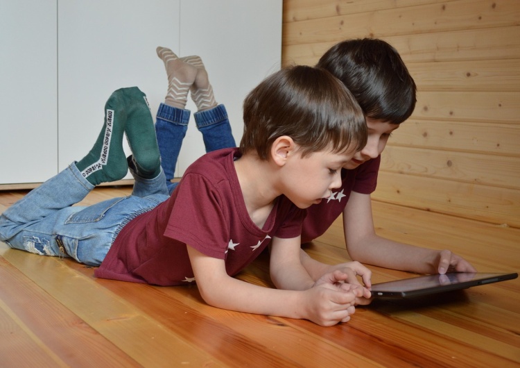 zdjęcie ilustracyjne W Szwecji planują przekupić dzieci. Rusza nowy program