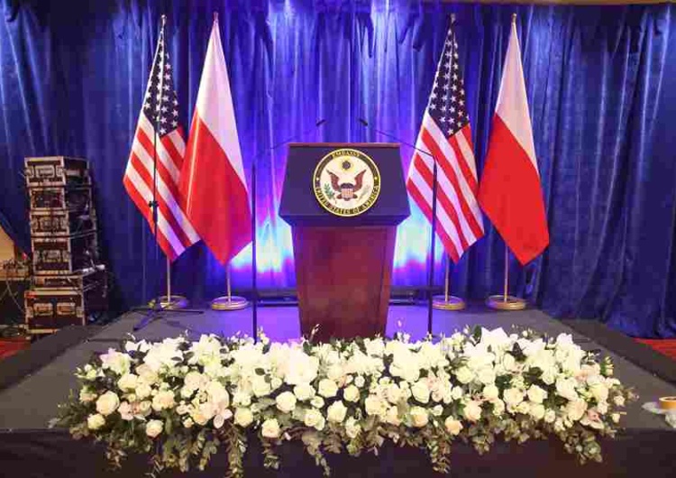 Zdjęcie ilustracyjne Amerykanie kłócą się o nominowanego ambasadora USA w Polsce. Dwa głosy przewagi