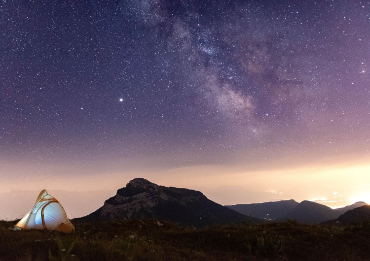Gwiazdy niebo Planeta zniknęła za Księżycem. Rzadkie zjawisko astronomiczne