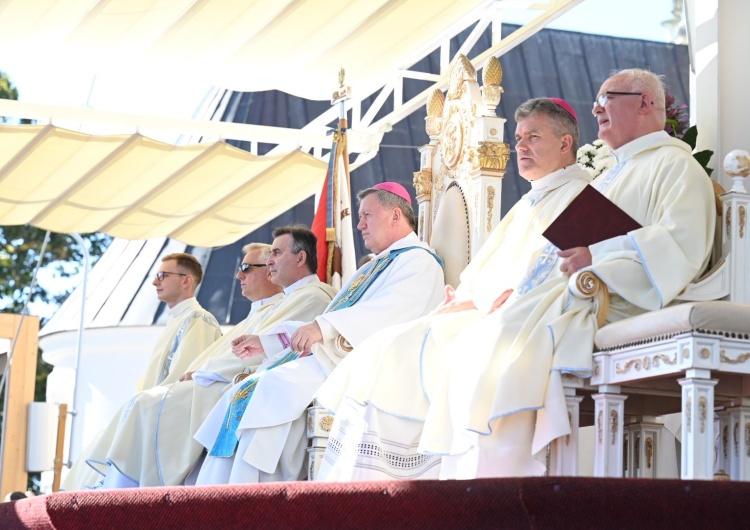 43. Pielgrzymka Ludzi Pracy. Abp Zieliński: Mądra władza potrafi dostrzec, że religia wychowuje dobrych obywateli