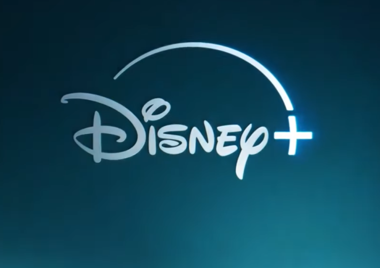 Logo Disney+ Trwa bojkot Disneya. W tle śmierć Charliego Kirka