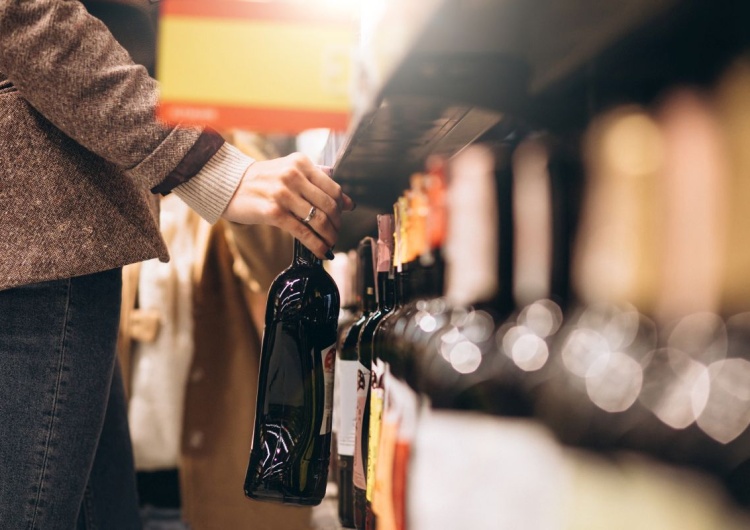 alkohol Nocna prohibicja coraz bliżej? Polacy zaskoczyli w sondażu