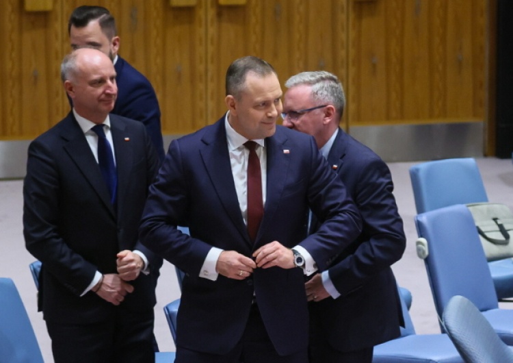 Prezydent Karol Nawrocki Prezydent Nawrocki liderem najnowszego sondażu zaufania
