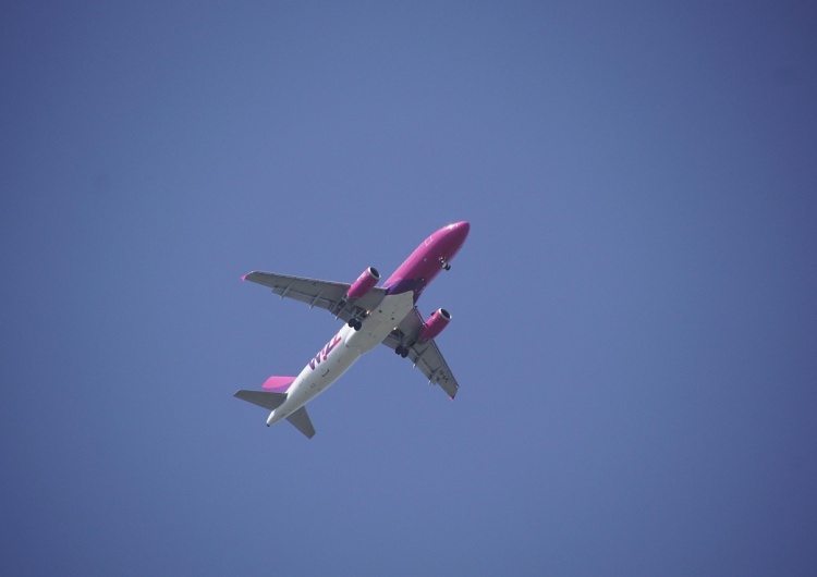 Samolot WizzAir, zdjęcie poglądowe Warszawa: Niebezpieczny incydent z samolotem WizzAir. Maszyna została zawrócona