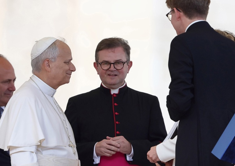 Spotkanie Leona XIV z przedstawicielami polskich fundacji Papież błogosławi polski projekt „Namalować katolicyzm od nowa”