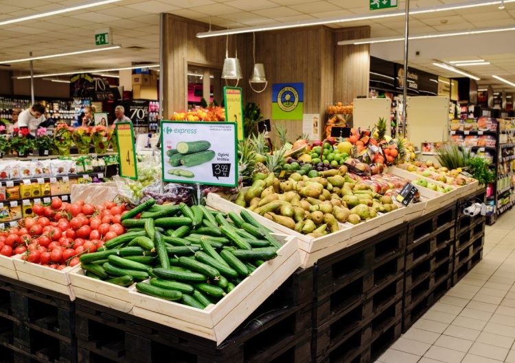 Carrefour Znana sieć rozważa wycofanie z Polski. Kto wykupi giganta?