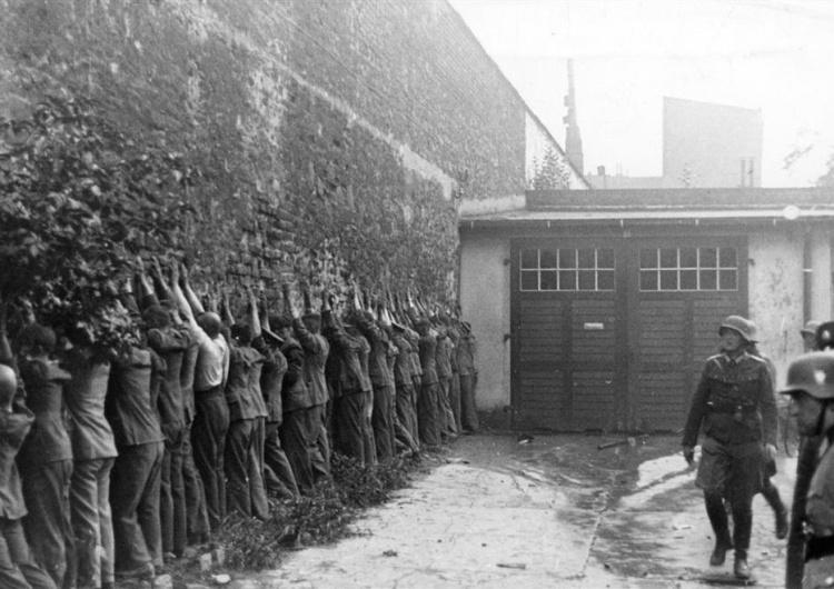 Rozstrzelanie obrońców Poczty Gdańskiej 86 lat temu Niemcy rozstrzelali obrońców Poczty Gdańskiej