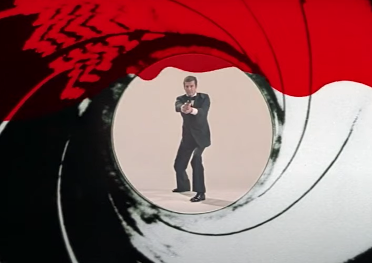 czołówka jednego z filmów o Jamesie Bondzie 
