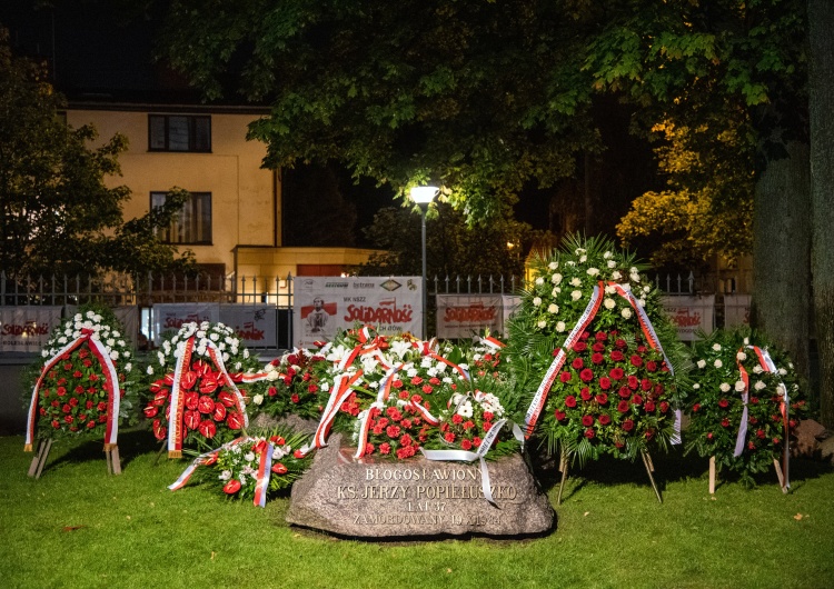 Grób bł. ks. Jerzego Popiełuszki Przed nami uroczystości związane z 41. rocznicą męczeńskiej śmierci bł. ks. Jerzego Popiełuszki