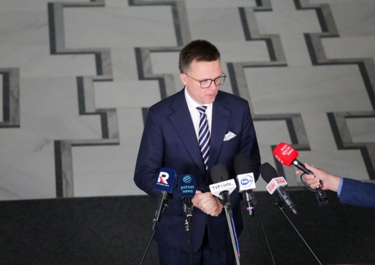 Szymon Hołownia Hołownia stanął przed prokuraturą: Nie wycofuję słów o zamachu stanu