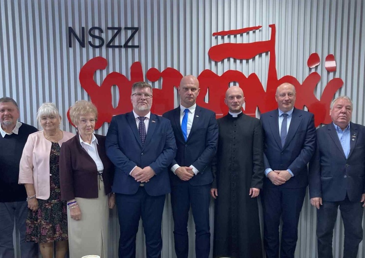  Wręczono wyróżnienia za honorową straż przy grobie bł. ks. Jerzego Popiełuszki