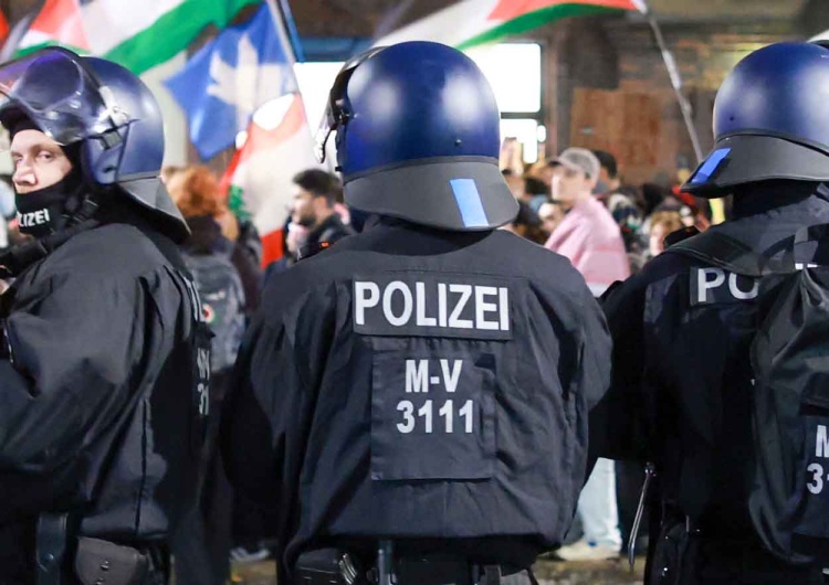 Niemiecka policja – zdjęcie ilustracyjne Niemcy chcą pozbyć się Syryjczyków