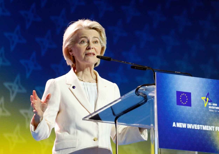 Szefowa KE Ursula von der Leyen KE nie zajmie się paktem migracyjnym w najbliższym czasie. Temat wypadł z programu