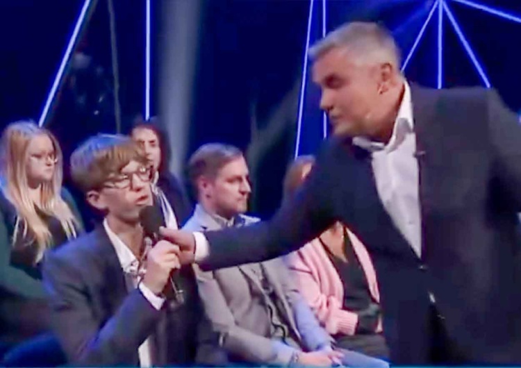 Marek Czyż wyrwał mikrofon działaczowi Konfederacji Awantura w TVP Info. Marek Czyż wyrwał mikrofon działaczowi Konfederacji