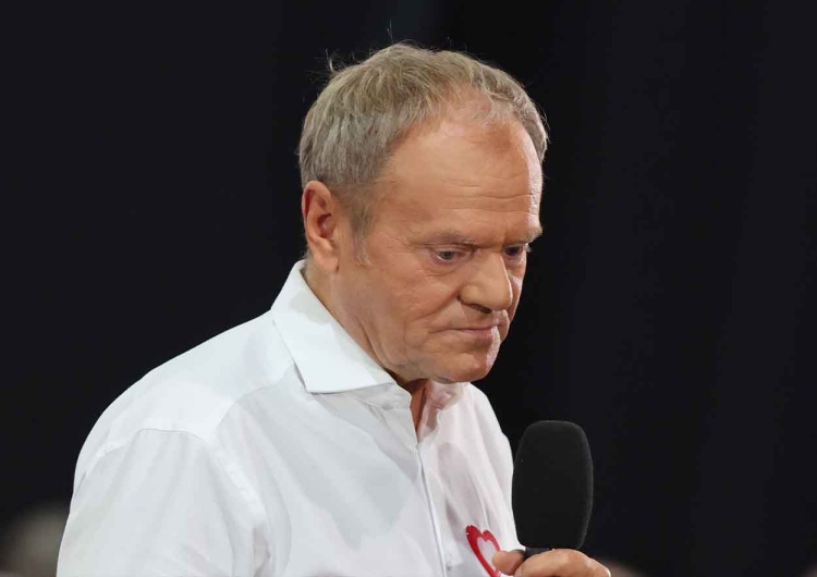 Donald Tusk Fatalne wieści dla Tuska. Sondaż pokazuje jasno