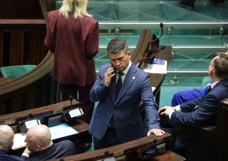 Paweł Śliz zapewniał, że przeprosił posła Tomasza Zimocha również telefonicznie Przekleństwa podczas posiedzenia komisji. Jest żądanie dymisji