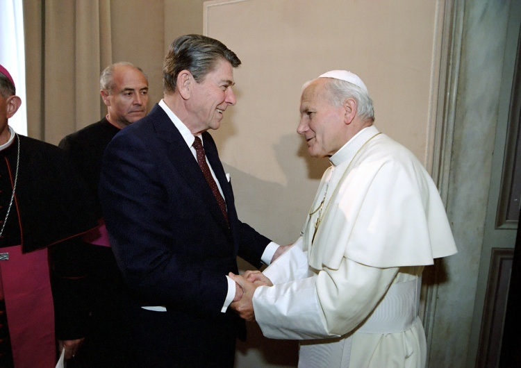 Jan Paweł II i Ronald Reagan Reakcja komunistów na wybór Jana Pawła II: