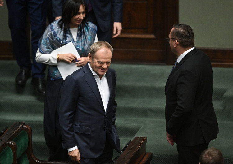 Donald Tusk Minister rządu Tuska dla niemieckich mediów: Kwestia reparacji jest martwa