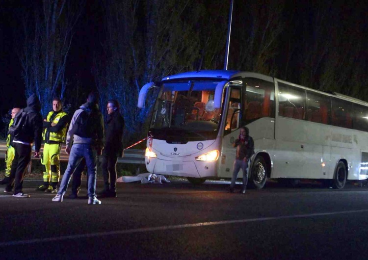 Na autokar napadli pseudokibice. Zginął kierowca Atak na kibiców koszykówki wracających autokarem. Zginął kierowca