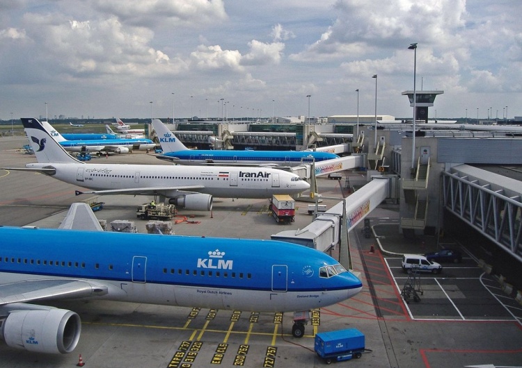 Schiphol Odwołane loty do Amsterdamu. Przewoźnik apeluje do podróżnych