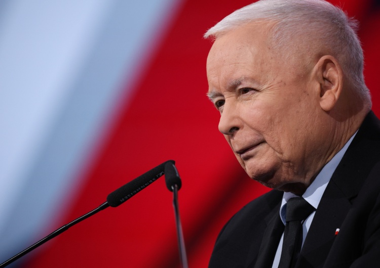 Jarosław Kaczyński Jarosław Kaczyński dobitnie o konwencjach PO i PiS: My zmieniamy Polskę, a oni nazwę