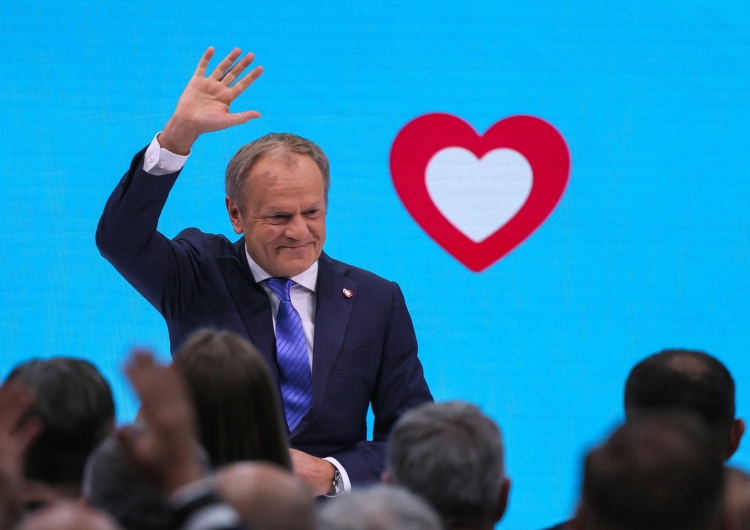 Premier Donald Tusk To coś więcej niż kabaret. „Człowiek Moskwy w Warszawie” przestrzega przed Rosją