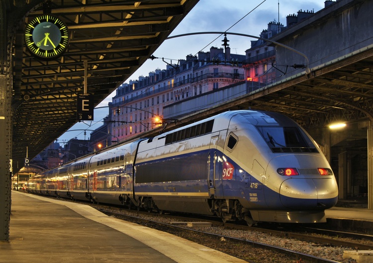 TGV 2N2 at Gare de l'Est in Paris, 2013 Awaria we Francji. Pociągi z dużymi opóźnieniami