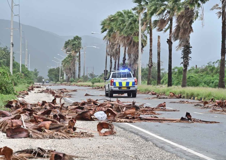 Zachodnia Jamajka odcięta od reszty kraju po przejściu huraganu Melissa Huragan Melissa. Zachodnia Jamajka odcięta od reszty kraju