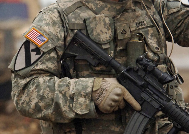 Amerykański żołnierz, zdjęcie poglądowe USA wycofują wojska z Rumunii. Ostra reakcja Republikanów