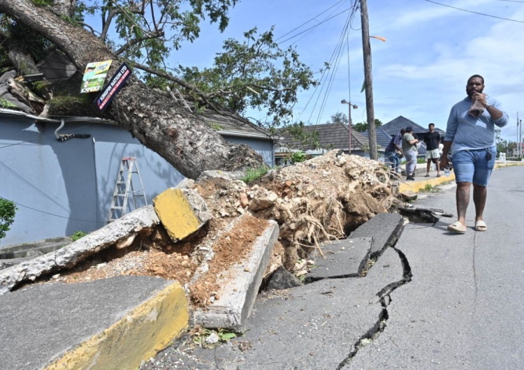 Jamajka Huragan Melissa spustoszył Karaiby. Dziesiątki ofiar, Haiti i Jamajka w ruinie
