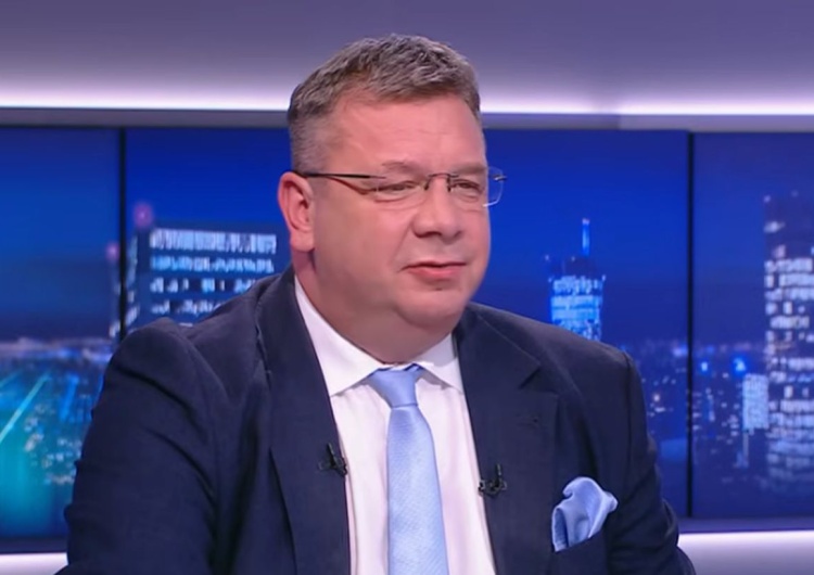 Michał Wójcik Tusk do Ziobry: Albo w areszcie, albo w Budapeszcie. Poseł PiS odpowiada: Albo w Brukseli, albo w celi