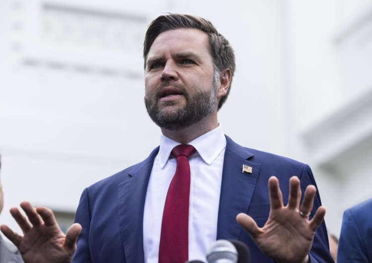 J.D. Vance J.D. Vance wyjaśnia wznowienie prób jądrowych przez USA: „Ma na celu sprawdzenie naszego arsenału”
