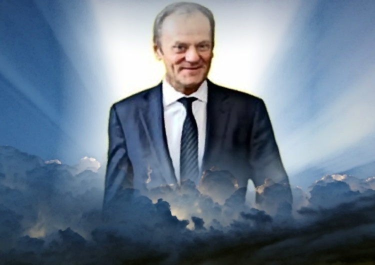 Donald Tusk w chmurach Donald Wszechmogący