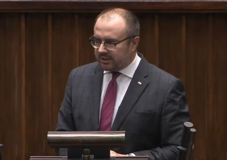 Paweł Jabłoński Rząd zamyka nowoczesne laboratorium i zwalnia światowej sławy naukowców. Poseł PiS interweniuje