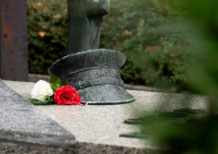 Państwowy pogrzeb Nieznanego Policjanta II Rzeczypospolitej – Ofiary Zbrodni Katyńskiej Państwowy pogrzeb Nieznanego Policjanta II Rzeczypospolitej – Ofiary Zbrodni Katyńskiej