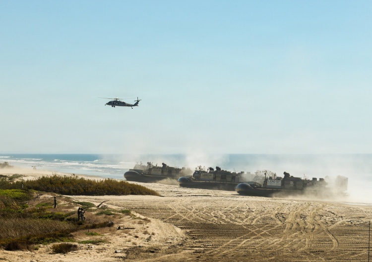 US Marines Stany Zjednoczone przygotowują się do zbrojnej interwencji w Nigerii w obronie mordowanych chrześcijan