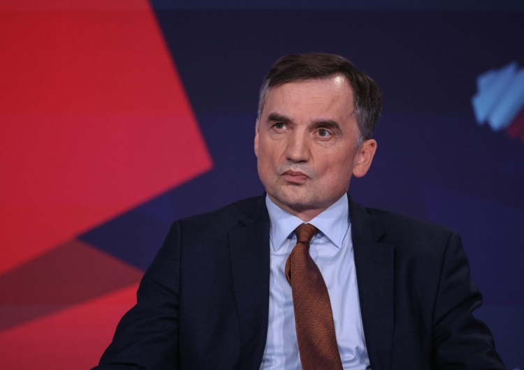 Zbigniew Ziobro Wniosek o uchylenie immunitetu Ziobry podpisała inna osoba. Jest zawiadomienie do prokuratury