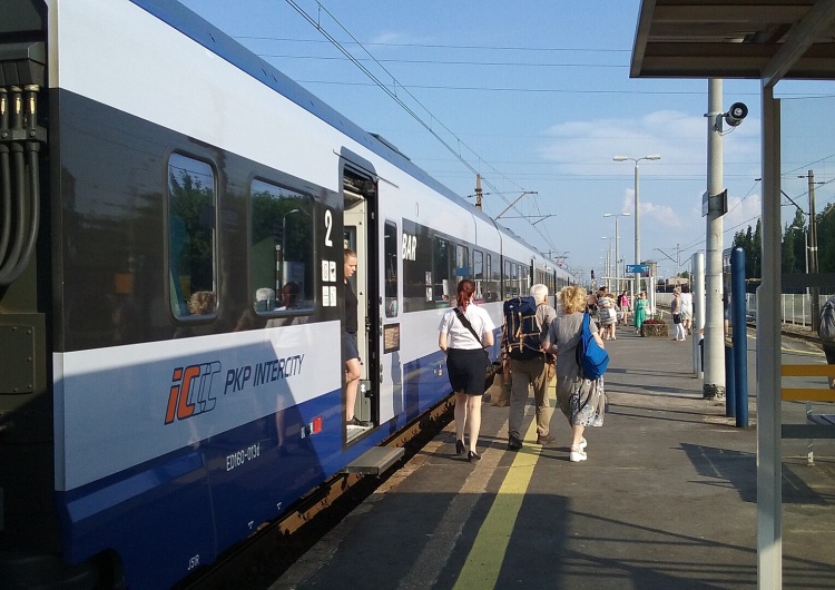 Pociąg Intercity, zdjęcie poglądowe Czeski przewoźnik RegioJet złoży skargę na PKP Intercity do Komisji Europejskiej