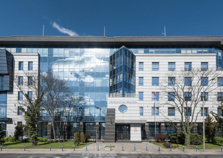 Prokuratura Krajowa Prokuratura wydała postanowienie o przedstawieniu Zbigniewowi Ziobro zarzutów. Byłego ministra ma zatrzymać ABW