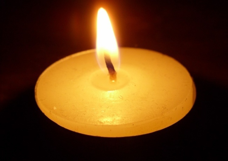 Świeczka Nie żyje legenda polskiej fotografii