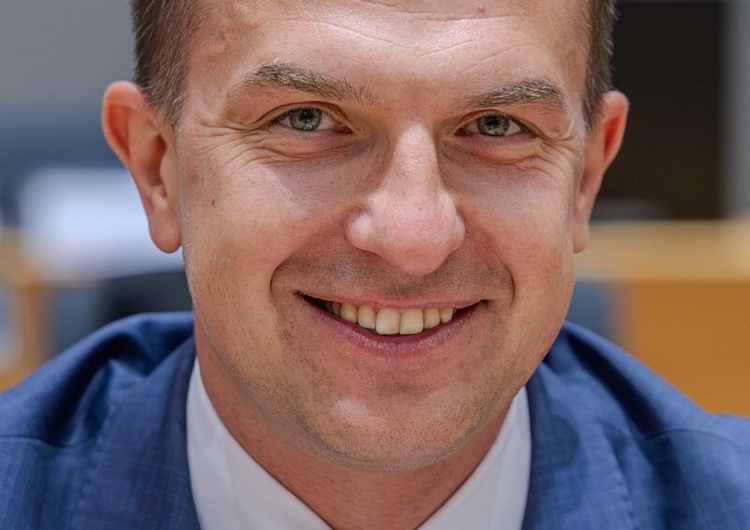 Adam Szłapka Kompromitacja rzecznika rządu Donalda Tuska Adama Szłapki na platformie 